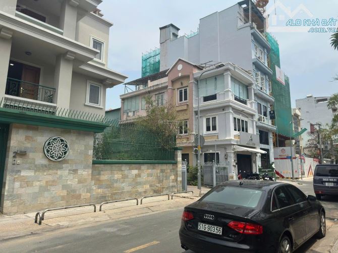Bán biệt thự ngay Điện Biên Phủ, Quận 1 - DT: 12,5m X 19m = 239m2 - Trệt + 3 tầng, 130 tỷ - 5