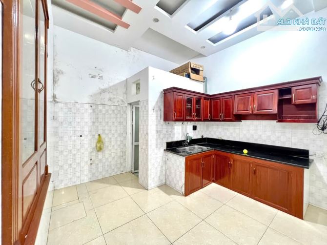 🍀 Cần bán nhà 3 tầng tại Nguyễn Tường Loan, Nghĩa Xá, Lê Chân.  🌿Giá 2 ty600tr - 5