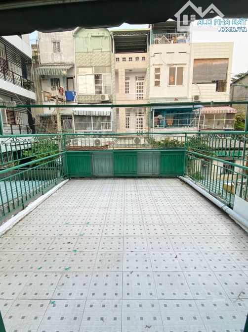 Nhà hẻm xe tải Lạc Long Quân, Trệt 2 Lầu ST, 4PN 3WC, 4x18m, 15 Triệu - 5