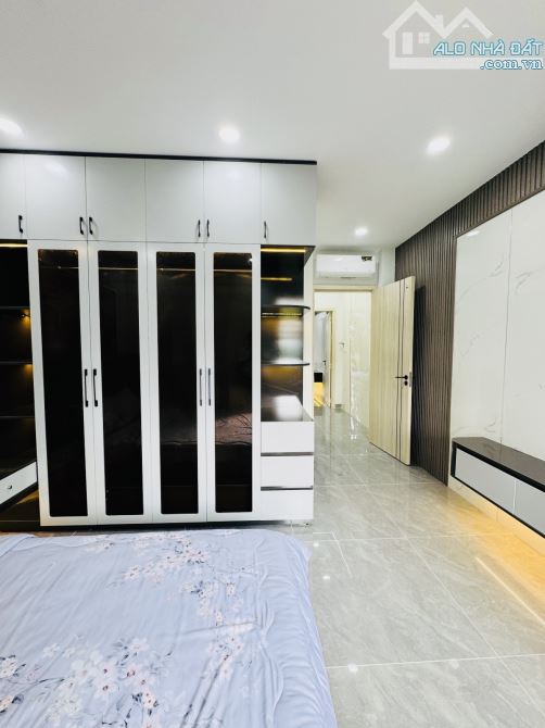 Bán Nhà Tân Thới Hiệp Q12 - 61M2 (4.2 x15 ) - 5Tầng - Hẻm HXH -  Chỉ 6,468 Tỷ. - 5