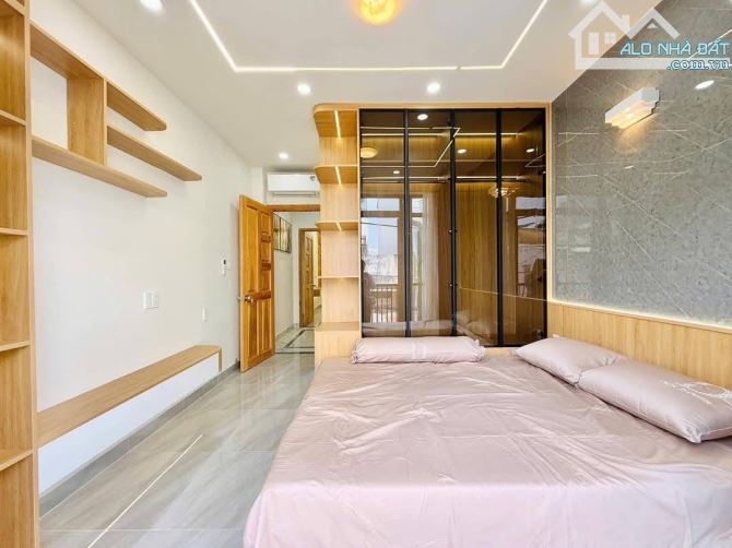 Đi nước ngoài định cư, bán gấp nhà ngay Khuông Việt, Tân Phú. Giá: 2 Tỷ 850 / 52m2. SHR - 5