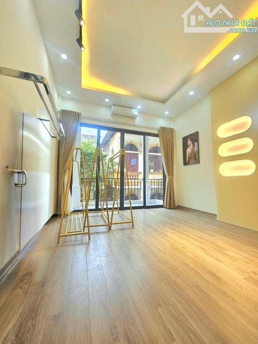 hoàng văn thái-DT 65M *5T nhỉnh 15 tỷ-ô tô tránh, vào nhà -ngõ thông kinh doanh -nhà đẹp - 5
