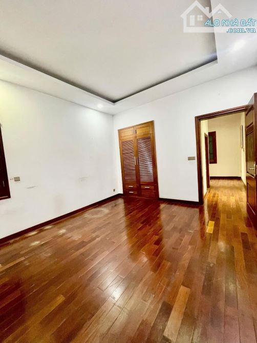 CHÍNH CHỦ BÁN NHÀ MẶT NGÕ ĐƯỚNG LẠC LONG QUÂN DT 52M2, 6 Tầng, Mt 4.1M - 5