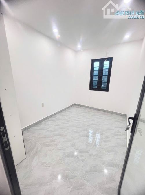 NHÀ ĐỘC LẬP CHỢ CỘT ĐÈN - LÊ CHÂN - 5