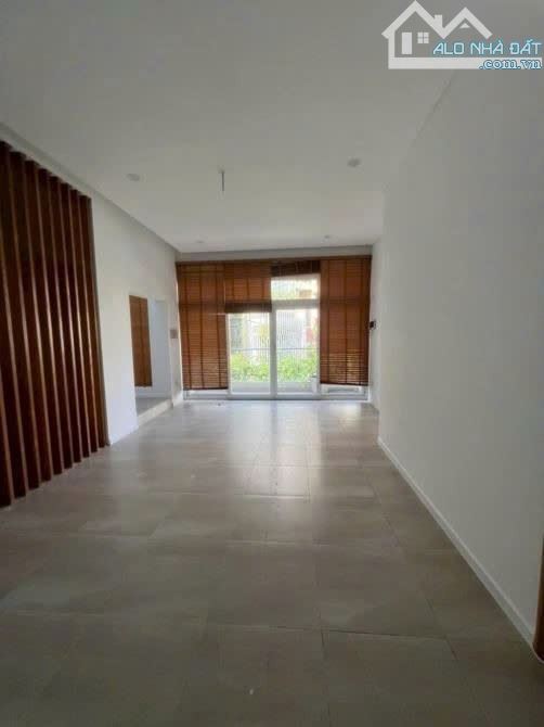 NGANG 14M X 18M - BIỆT THỰ LÊ VĂN SỸ, QUẬN 3 - 1 TRỆT, 2 LẦU, SÂN VƯỜN - GIÁ TỐT 90TR - 5