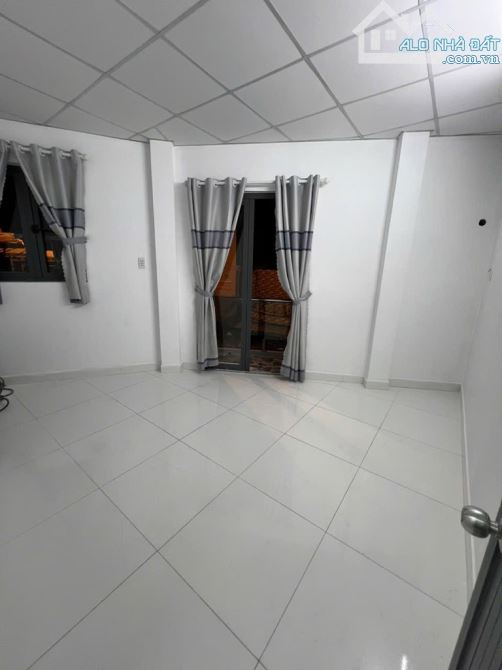 Bán nhà đường Tỉnh Lộ 10, ngay cạnh Tên Lửa, 2 tầng, 4 tỷ hơn TL - 5