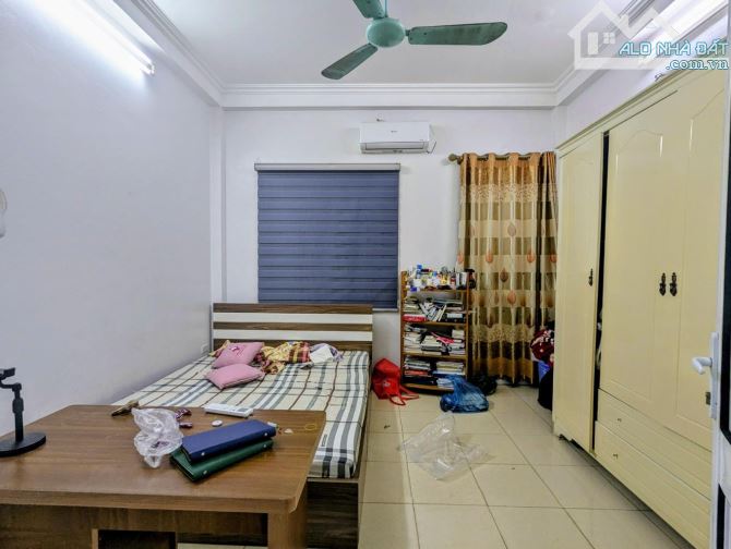 Bán nhà Ngọc thuỵ 38m 3 tầng. Căn góc .Gần cầu LB - 5