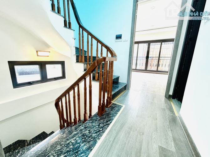 👑 Nhà Mới Trần Khát Chân  54-70m5T 🚗 gần ô tô đỗ Giá 9.9 Tỷ - 5