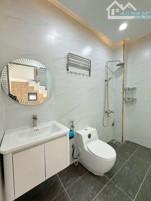 Nhà Hẻm Ô Tô Đường Liên Khu 10, 5Lầu, 5 P.Ngủ, Sổ Hồng Hoàn Công đầy đủ - 6.3tỷ (T.Lượng) - 5