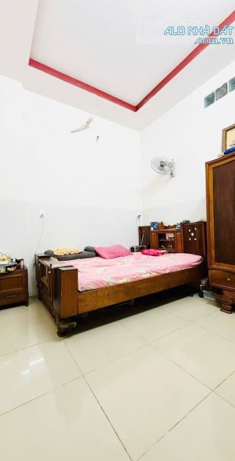 Bán nhà hẻm xe hơi thông gần chợ Hiệp Thành . 5x20m. Nhà mới . Giá 5,3 tỷ tl  . - 5