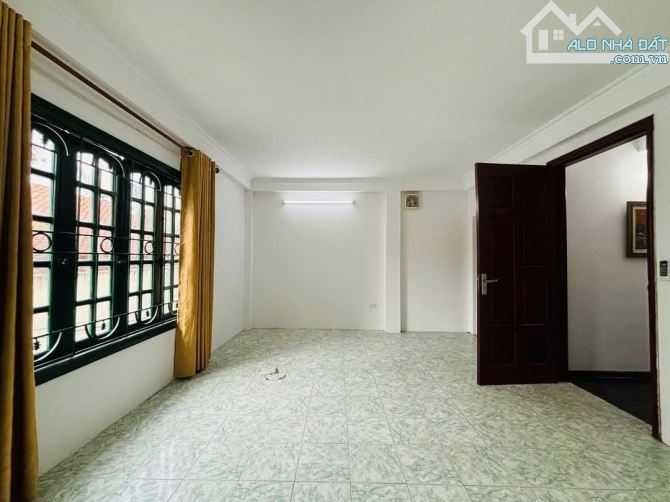 Bán nhà Lạc Long Quân,DT 60m x 5 tầng, mặt tiền 6m,lô góc 2 mặt thoáng, - 5