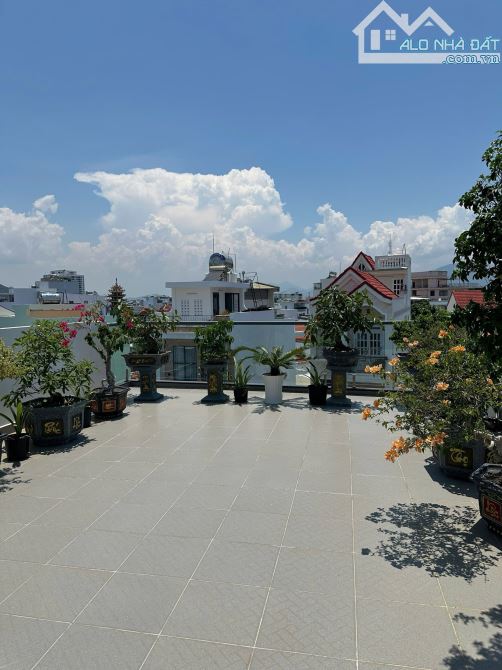 BÁN NHÀ 5 TẦNG NGANG 5,5M CÓ THANG MÁY TRUNG TÂM PHỐ BIỂN NHA TRANG GẦN CHỢ XÓM MỚI - 5