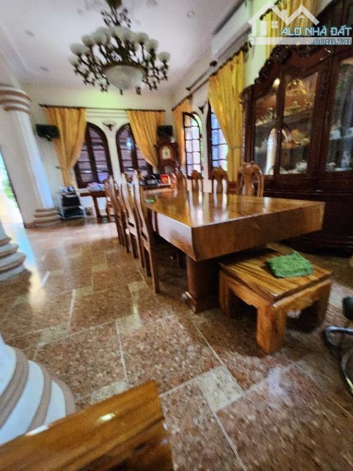Biệt Thự Cổ 3 Tầng Lô Góc Mặt Phố Văn Tiến Dũng Diện Tích 354m2 Mặt Tiền 15m Giá 90 Tỷ - 1