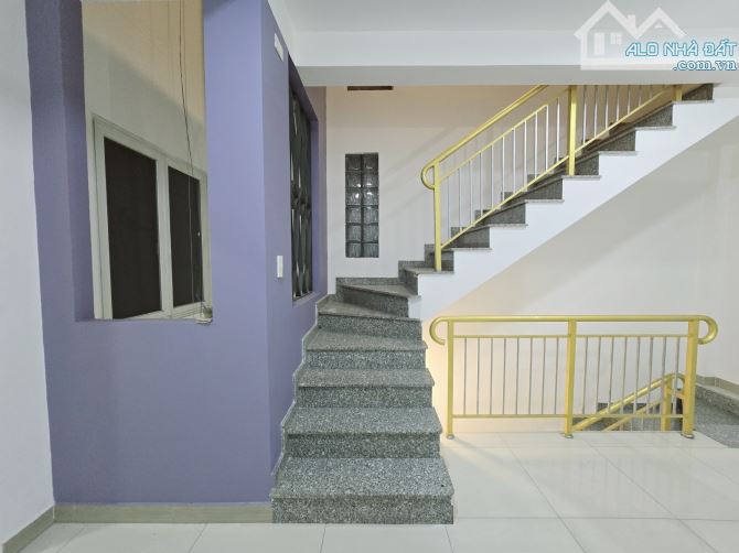 Q6 • HÀNG HIẾM Ở NGAY - NGUYỄN VĂN LUÔNG • PHẠM VĂN CHÍ - MẶT TIỀN NHỰA - 5
