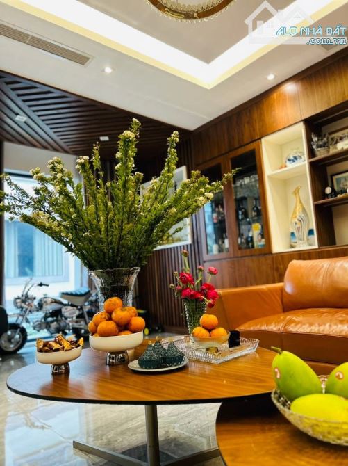 SIÊU PHẨM LÔ GÓC 125M2 CHÙA LÁNG - THIẾT KẾ THÔNG SÀN - 3 MẶT Ô TÔ - GIÁ 40 TỶ - 5