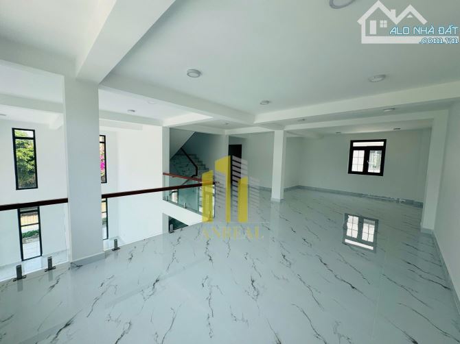 BIỆT THỰ VĂN PHÒNG SÀN TRỐNG GIÁ 90 TRIỆU - THANG MÁY - 5