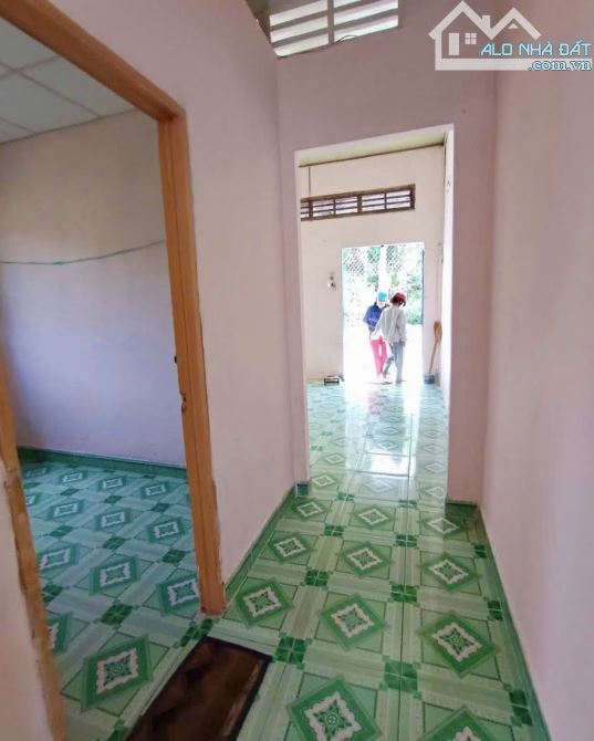Bán gấp căn nhà MT ở xã Thới Tam Thôn , Hóc Môn 100m2 giá chỉ 925tr - 5