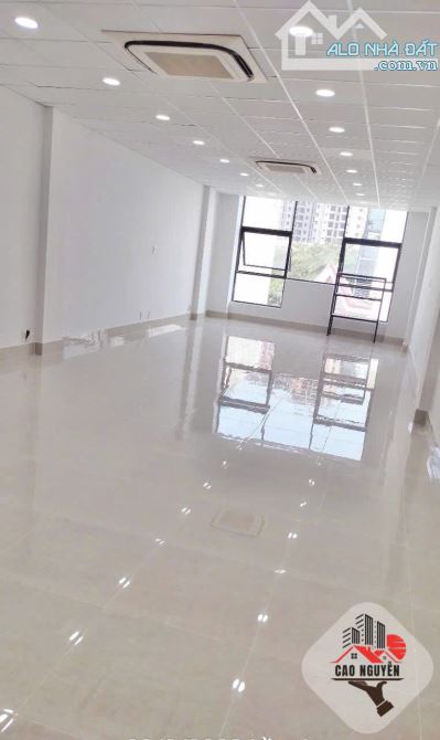 Nguyên toà nhà 7 tầng, thang máy, 5x20 trống suốt, mặt tiền - 5