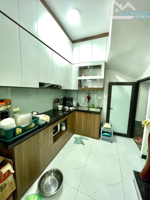 Trung tâm HBT - 40m 5 tầng chào 6.2 tỉ còn thương lượng - ba gác đỗ cửa nhà, 100m ra phố Đ - 5