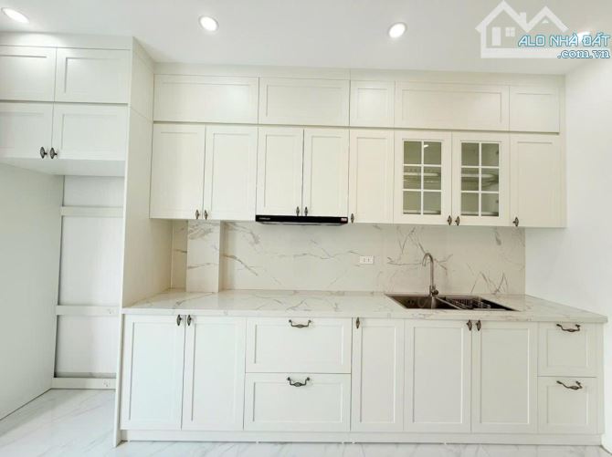 Giáp Đại Sứ Quán Hàn - Xuân La Xuân Đỉnh - Tây Hồ, 45M2 × 4 Tầng - 4M MT, Giá Gần 10 Tỷ - 5