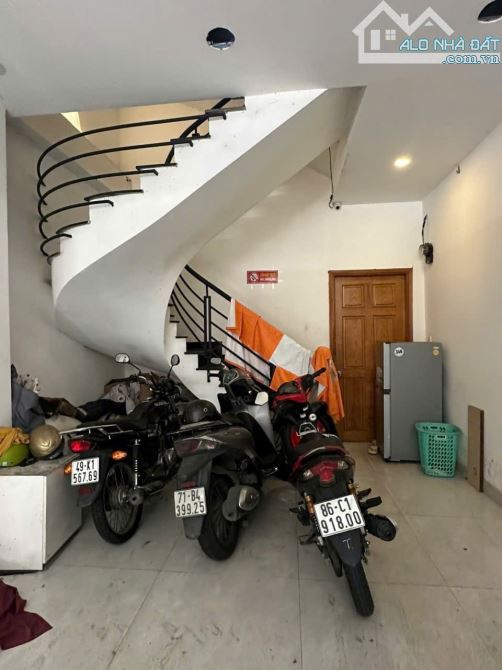 CHDV 7 phòng làng đại học D2 Bình Thạnh - 51m2 - 4 tầng - 10.5 tỷ - dòng tiền 40tr/tháng - 5