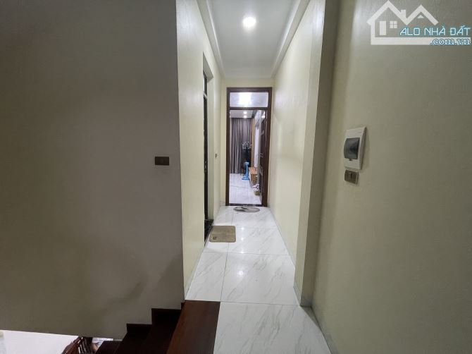 BÁN GẤP NHÀ NGÔ QUYỀN 70M2 5 TẦNG MT4.5 Ô TÔ QUA NHÀ CHỈ 13 TỶ - 6