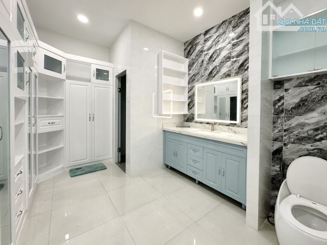 Bán nhà đẹp 5 tầng hẻm xe hơi 2 căn ra mặt tiền Trần Khác Chân Q1, nhỉnh 13 tỷ - 6