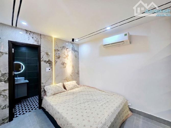 CẦN BÁN NHÀ 2 TẦNG KIỆT Ô TÔ ĐẬU DĐỔ TẬN CỬA LÝ THÁI TỔ ,THANH KHÊ GIÁ CHỈ NHỈNH 3TỶ - 6