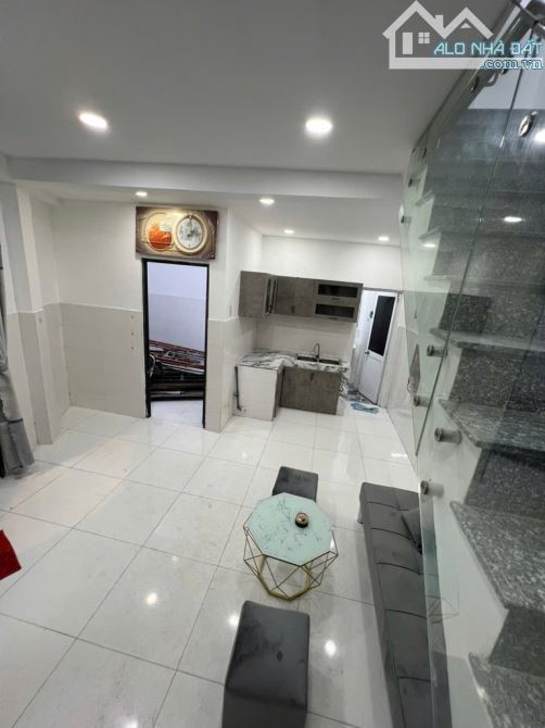 Bán nhà đường Tỉnh Lộ 10, ngay cạnh Tên Lửa, 2 tầng, 4 tỷ hơn TL - 6