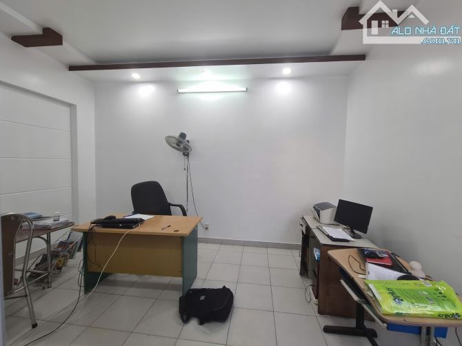 NHÀ 4 TẦNG XÂY ĐỘC LẬP CHẮC CHẮN CÓ SÂN CỔNG, CÓ KHE THOÁNG MÁT ĐƯỜNG CHỢ HÀNG - 6
