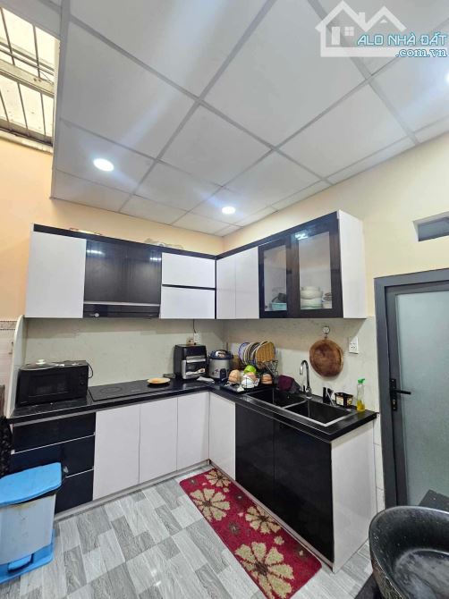Bán nhà cấp 4 mới hẻm xe hơi 4m gần chợ chó Tân Chánh Hiệp .q12. 4,3x19m. Giá 3,9 tỷ - 6