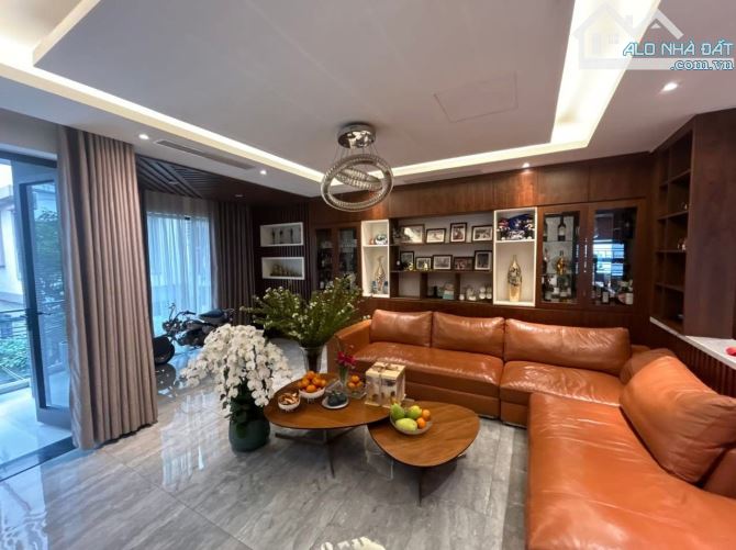 SIÊU PHẨM LÔ GÓC 125M2 CHÙA LÁNG - THIẾT KẾ THÔNG SÀN - 3 MẶT Ô TÔ - GIÁ 40 TỶ - 6