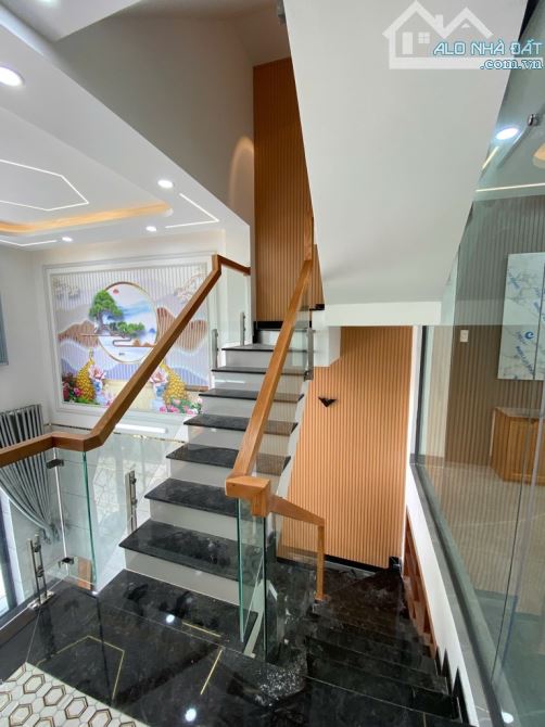 SIÊU PHẨM 5 TẦNG 105M2– NGANG 5.2M – NHÀ MỚI LUNG LINH – HẺM XE TẢI – KHU VIP AO ĐÔI  SỔ N - 6