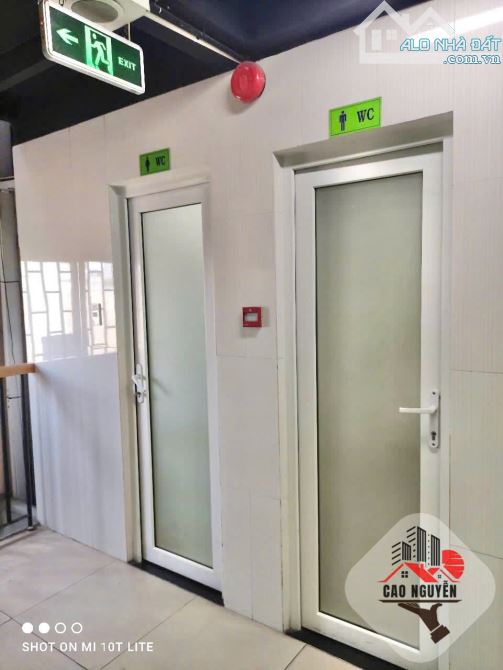 Nguyên toà nhà 7 tầng, thang máy, 5x20 trống suốt, mặt tiền - 6