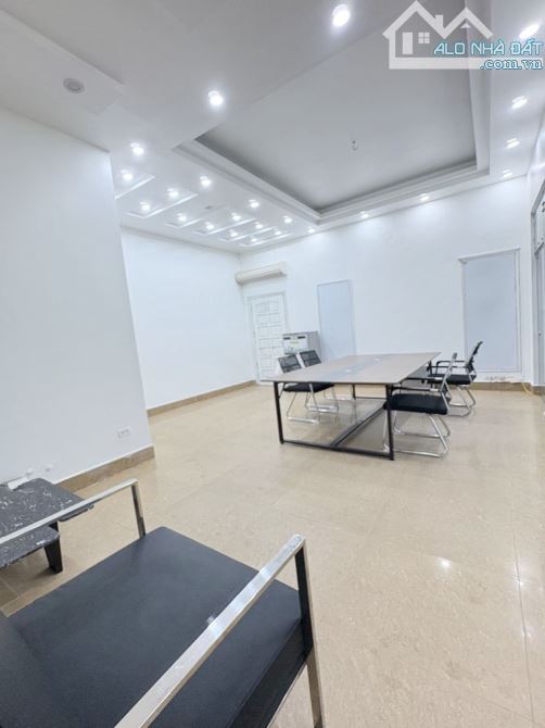 Cho thuê nhà Lạc Long Quân, Tầy Hồ, 130m2 x 4 tầng, 55tr - 6