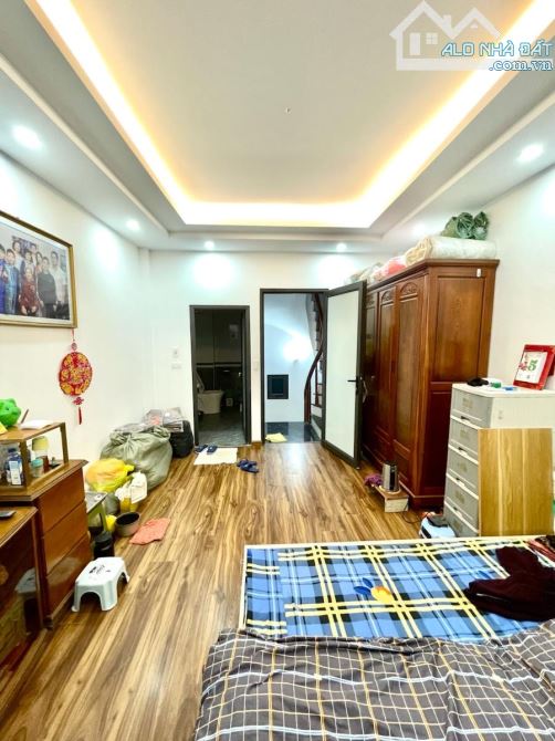 Trung tâm HBT - 40m 5 tầng chào 6.2 tỉ còn thương lượng - ba gác đỗ cửa nhà, 100m ra phố Đ - 6