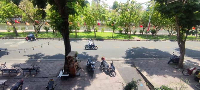 PHÚ NHUẬN_HOÀNG SA góc 2MT vĩa hè rất lớn ,NGANG 9M vị trí sầm uất_KD đa ngành_Giá TL mạnh - 6