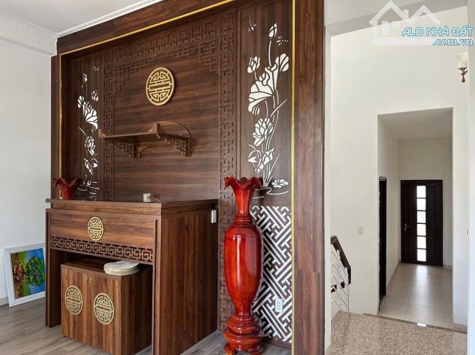 SẬP HẦM NHÀ 3T M.TIỀN KINH DOANH - NGAY TRƯỜNG HỌC - GIÁ NGANG GIÁ ĐẤT - 7