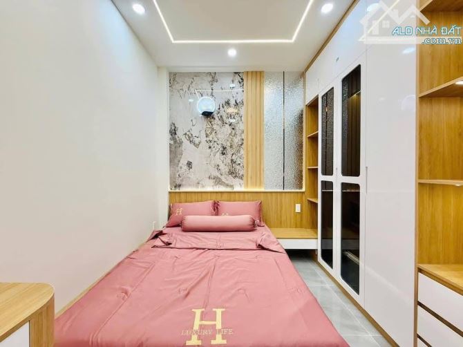 Đi nước ngoài định cư, bán gấp nhà ngay Khuông Việt, Tân Phú. Giá: 2 Tỷ 850 / 52m2. SHR - 7