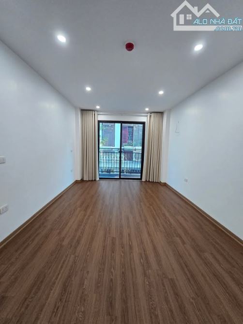 Nhà 5 tầng thang máy,ngõ phố Yên Lãng mới tinh,gần phố . - 7