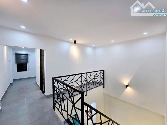 CẦN BÁN NHÀ 2 TẦNG KIỆT Ô TÔ ĐẬU DĐỔ TẬN CỬA LÝ THÁI TỔ ,THANH KHÊ GIÁ CHỈ NHỈNH 3TỶ - 7