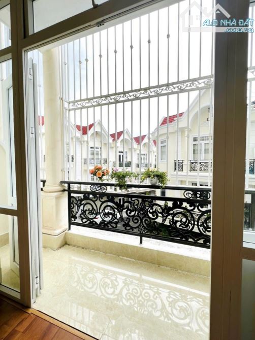 bán nhà phường 4 đà lạt gồm 4 phòng ngủ giá 6,5  tỷ - 7