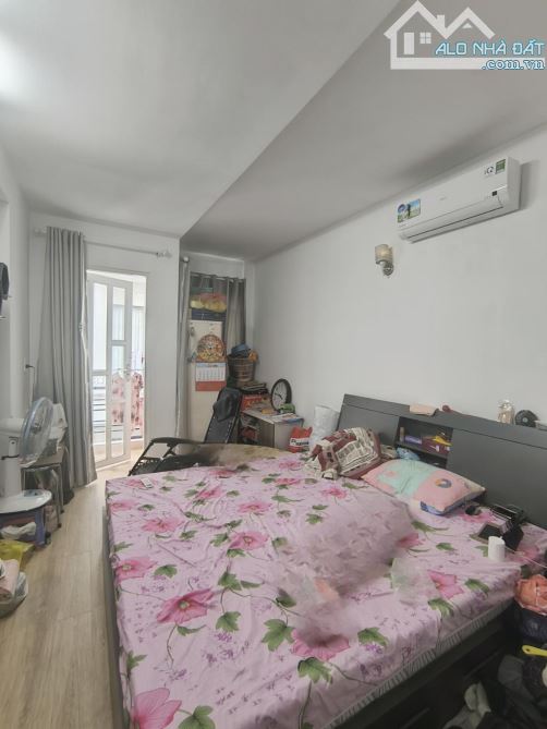 KHU VIP HUỲNH VĂN BÁNH, SÁT MẶT TIỀN 48M2, 4 TẦNG BTCT, 4PN KHÉP KÍN, NHỈNH 7 TỶ, - 7
