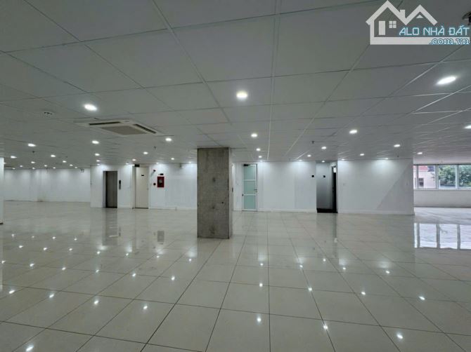 Văn phòng 300m2 Núi Thành, Hải Châu, làm việc 24/7 chỉ 12.5$ - 7