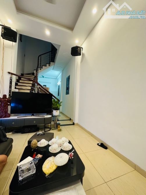 Tôn Thất Tùng, trung tâm, lô góc, gần Đại học Y, 39m2, chào 9 tỷ 6 - 7
