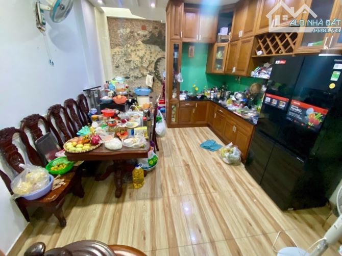 NHÀ XINH LUNG LINH NGAY ĐƯỜNG SỐ 3 BÌNH HƯNG HÒA BÌNH TÂN DT4x19  , 4tần  hẻm xe hơi - 7