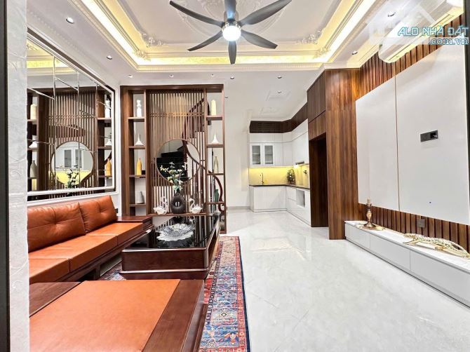 Hạ 500tr nhà Yên Hòa Cầu Giấy mới tinh ngõ to 5T 33m2 MT 4.6m đủ nội thất ở luôn 7.98 tỷ - 7