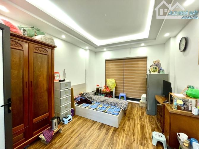 Trung tâm HBT - 40m 5 tầng chào 6.2 tỉ còn thương lượng - ba gác đỗ cửa nhà, 100m ra phố Đ - 7