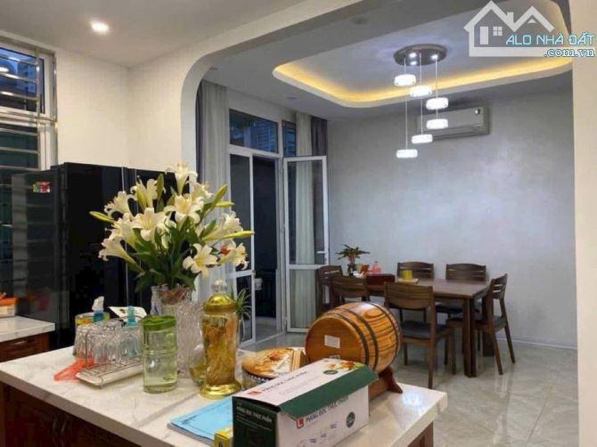 BÁN NHÀ Mặt ngõ THái Thịnh, Đống đa, DT 39m, 5 Tầng,MT 6,5m, G.ía 11,2 Tỷ - 7