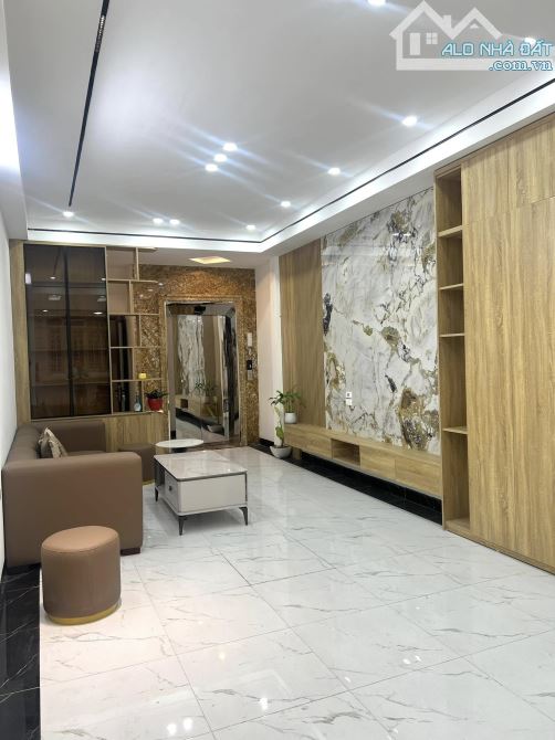 Bán nhà Phùng Chí Kiên, 44m2, 6 tầng, thang máy, ô tô vào, 15.8 tỷ - 7